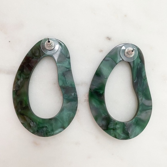 🆑 "Larsen" Earrings || Green Geometric Statement - Picture 5 of 12